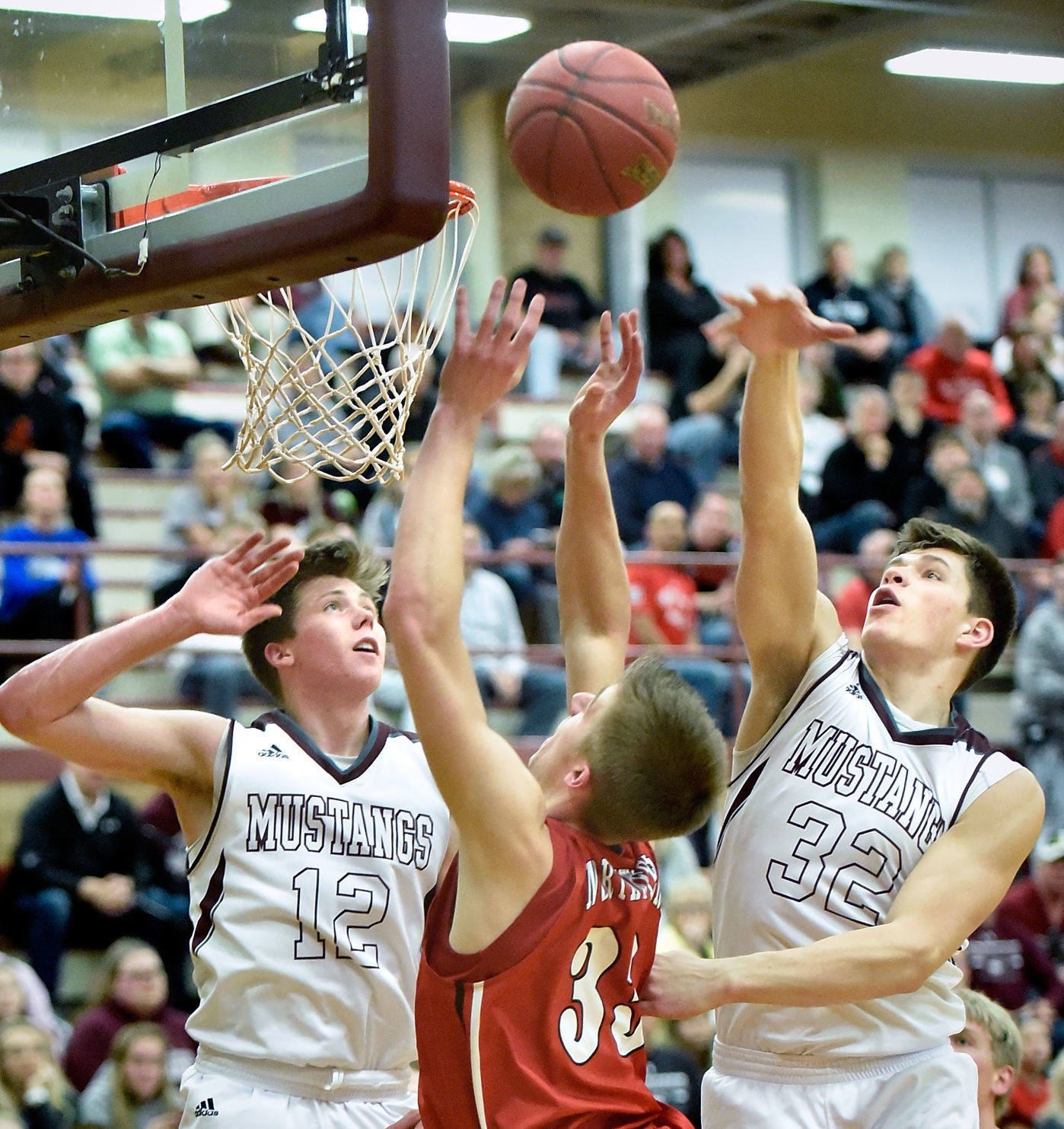 Basketball Northwestern at Morningside